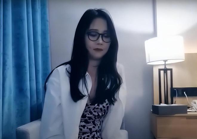 眼镜妹为何能成为人气之王？j9九游真人游戏第一品牌(图3)
